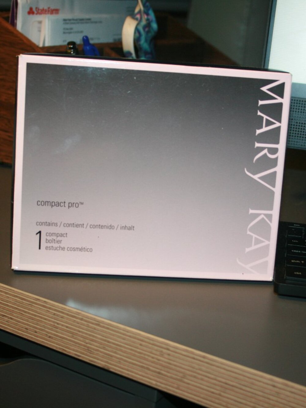 Mary Kay Compact Pro - NIB